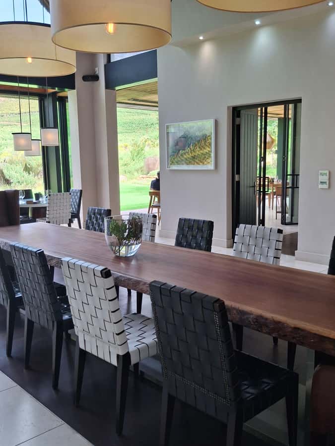 CUSTOMISED PRIVATE WINE TOUR WITH LUNCH - CAPE TOWN - What the $124 price really covers