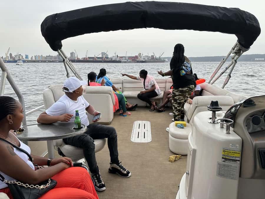 Durban: Pontoon Boat Harbor Cruise - The first view: boats, yachts, and the port entrance
