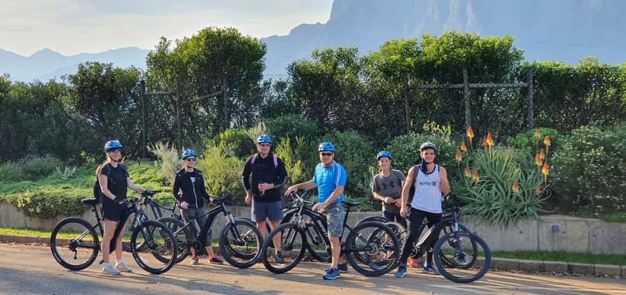 Franschhoek: E-bike Tour with Wine Tasting and Lunch - Trails, road sections, and support on the route
