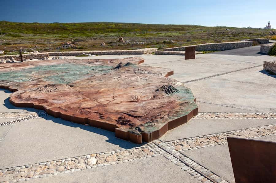 From Cape Town: Cape Agulhas, Penguins, Wine Tasting Tour - The $214 price: who gets good value