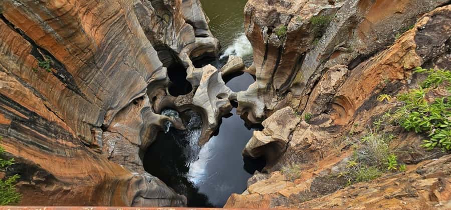 From Hazyview: Full Day Panorama Tour - The climb to Graskop and the canyon edge