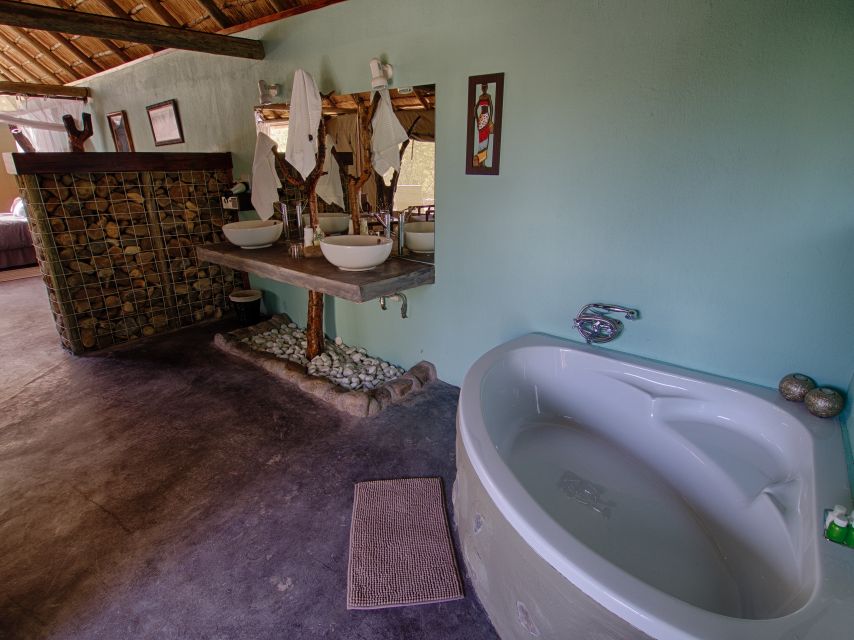 From Johannesburg: Kruger National Park 4-Day Luxury Safari - From Johannesburg to the bush on day one