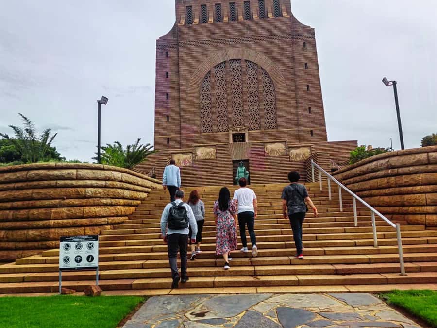 From Johannesburg: Pretoria, Soweto & Apartheid Museum Tour - Key points at a glance