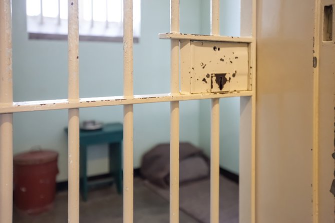 Full Day Private Walk to Freedom & Robben Island - Key points at a glance