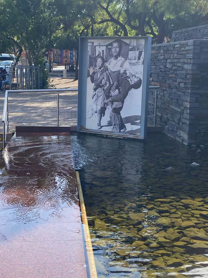 full day tour Johannesburg et soweto township - Who should book this tour