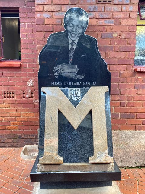 full day tour Johannesburg et soweto township - The Apartheid Museum: the day’s central visit