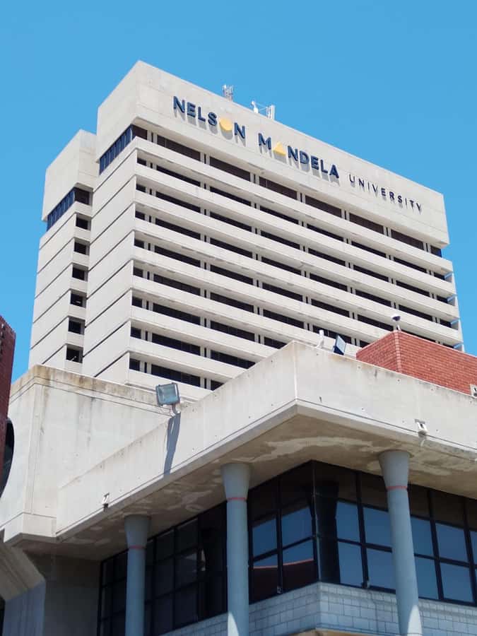 Gqeberha: City Highlights Car and Walking Tour - What the $56 price buys you