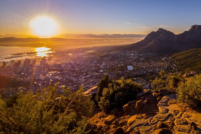 Guided Sunset/Sunrise Hike on Lions Head,Cape Town (Hotel Pickup) - Watching the Atlantic change at sunset