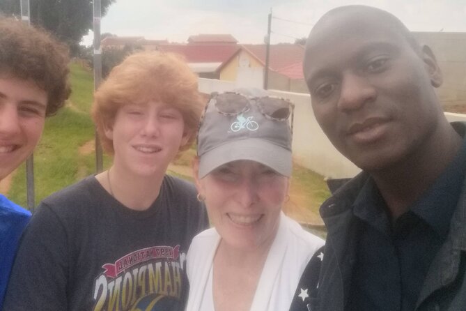 Half Day Soweto and Apartheid Museum Guided Tour - A short route through Johannesburg and Soweto