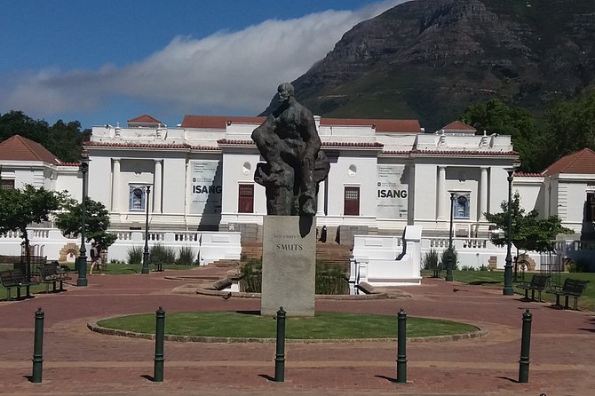 Half-Day Tour of Cape Town City - Company’s Gardens: trees, art and a pause in the city