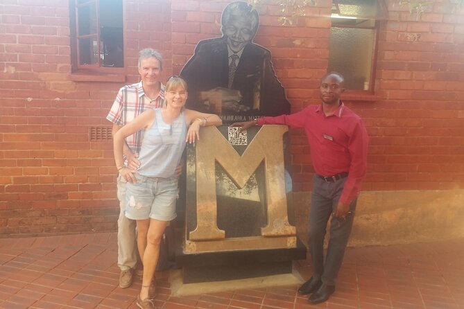 Half Guided Day Tour of Soweto And Apartheid Museum - Mandela House: a personal stop in Soweto