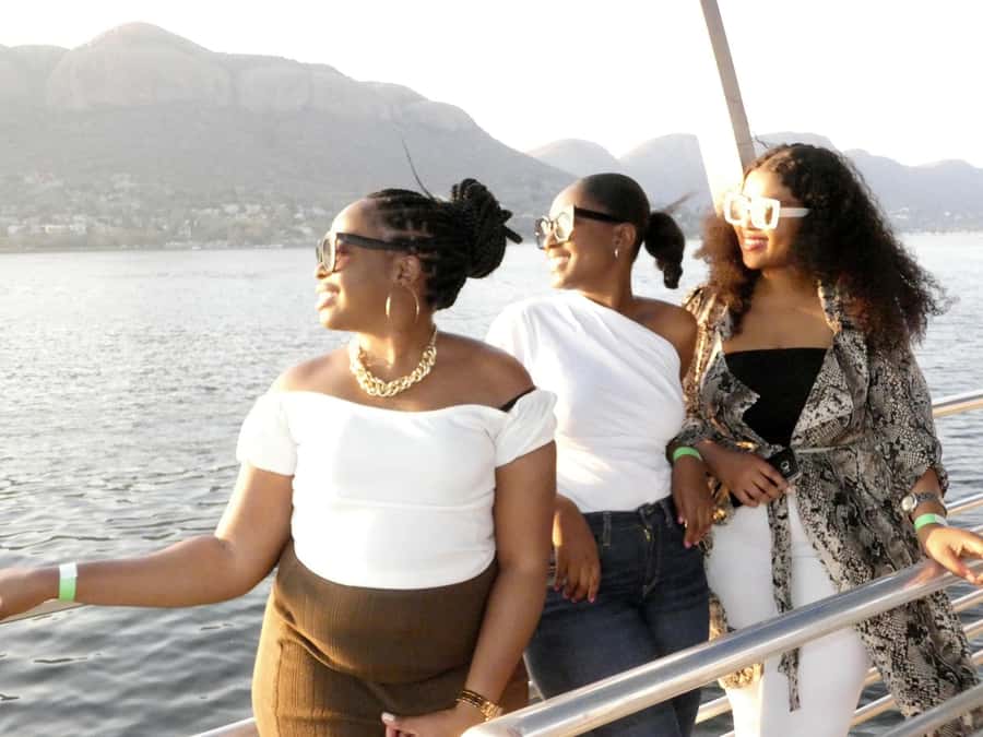 Hartbeespoort: 2-Hour Dam Cruise with South African Food - Arriving through Kommando Nek Nature Reserve