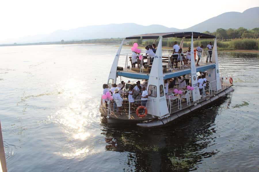 Hartbeespoort Dam: 1 Hour Standard Scenic Boat Cruise - Crossing toward Caribbean Estate and Kosmos