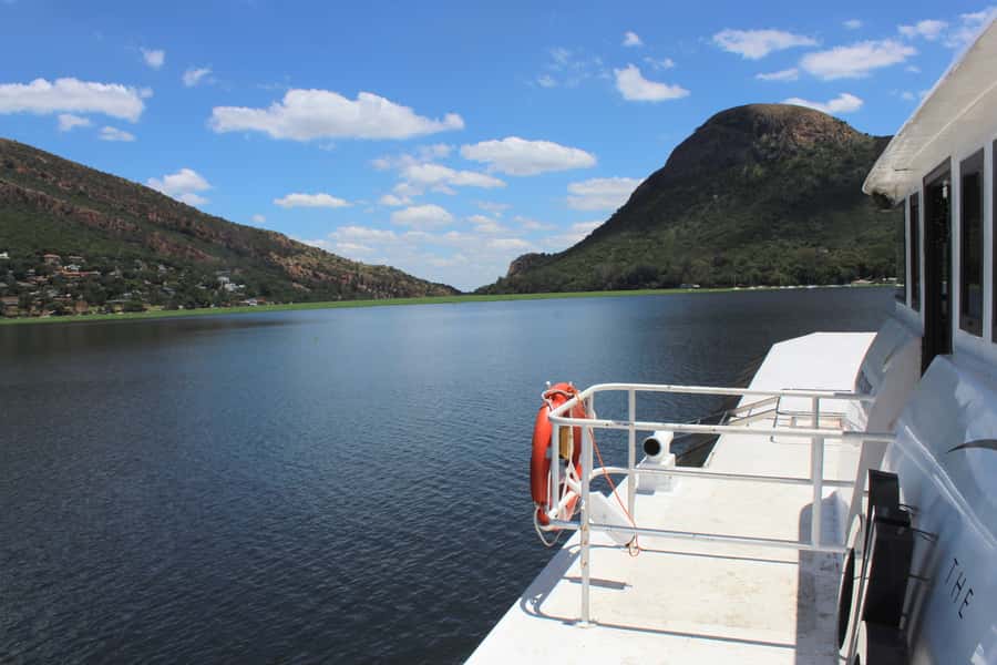 Hartbeespoort Dam: The Luxury Alba Boat Cruise with Food - From the Meerhof Railway Bridge to open water