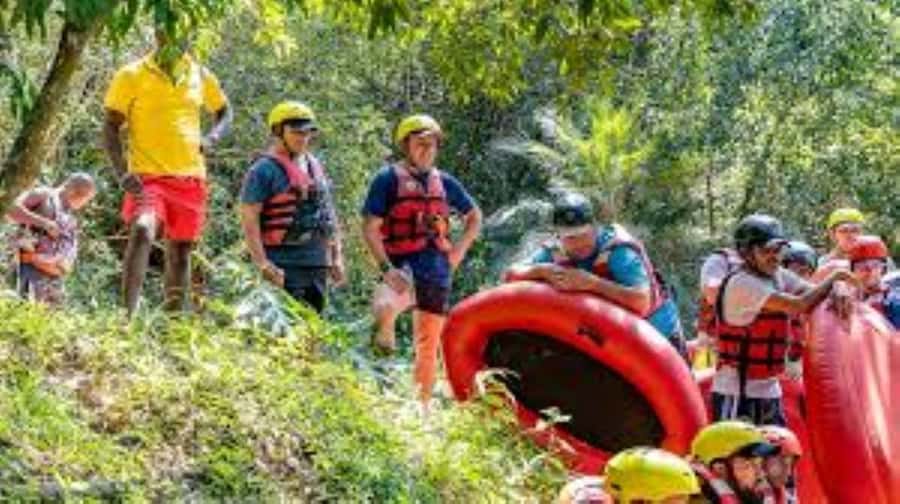 Hazyview : Tubing/Geckoing/Kloofing - Tubing first, then a more active ride