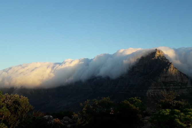 Hiking Lion's Head for sunrise, coffee & hotel Pick-up & Drop off - Sunrise over Table Mountain and Camps Bay
