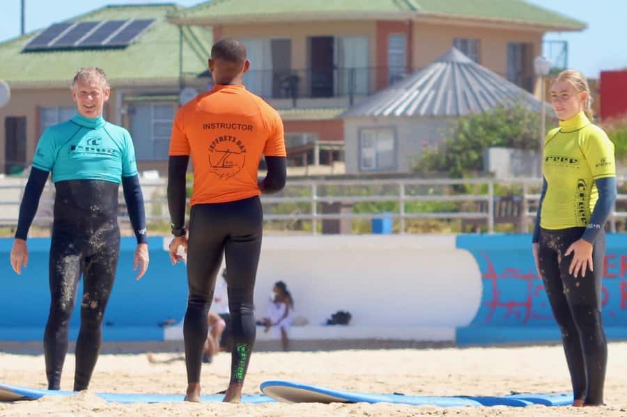 Jeffreys Bay: Learn to Surf Group Lesson - The beach briefing and the first three steps