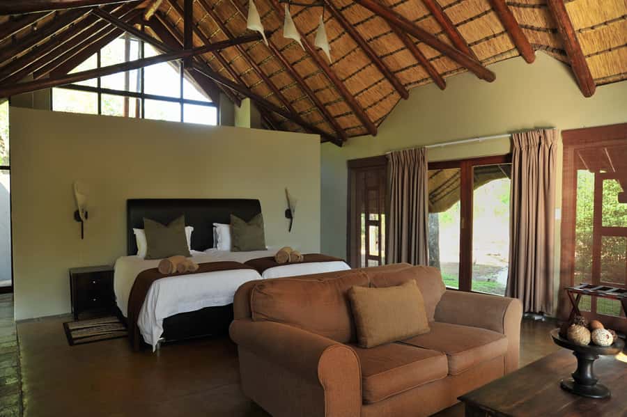 Johannesburg: 2-Day 4-Star Pilanesberg Safari - The final drive in a closed minivan
