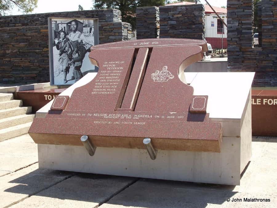 Johannesburg and Soweto: Half-Day Tour - The cooling towers and Soweto’s changing identity