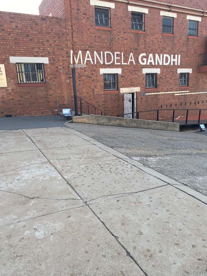 Johannesburg: Full-Day Tour with Soweto and Apartheid Museum - The guides make the difference