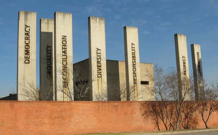 Johannesburg: Half-Day Apartheid Museum Tour - Key points to know before you book