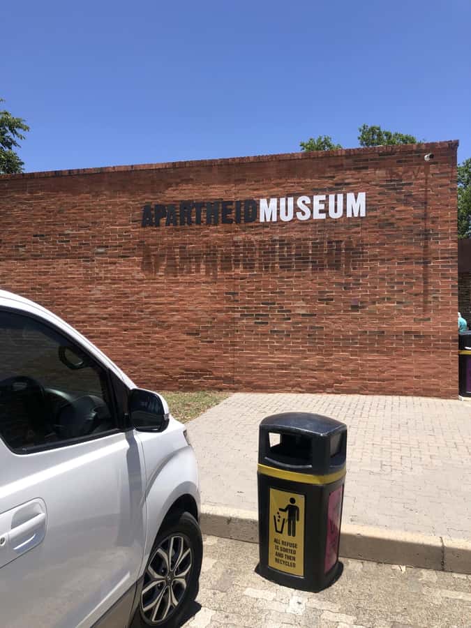 Johannesburg: Soweto, Apartheid Museum, and Cradle tours - What the private transport changes