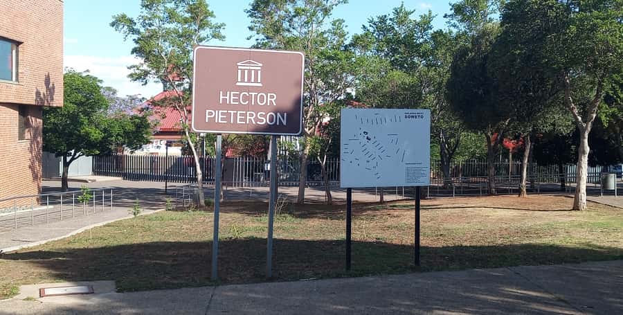 Johannesburg: Soweto History Tour with Hotel Pickup - Hector Pieterson Square and the memory of 1976