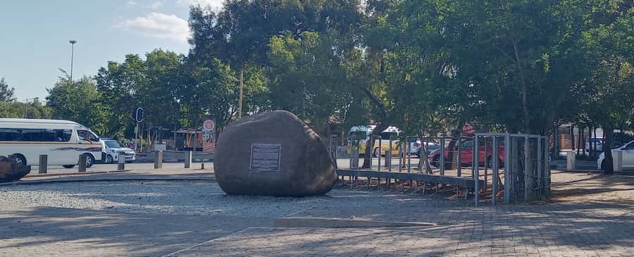 Johannesburg: Soweto History Tour with Hotel Pickup - The morning route from Johannesburg to FNB Stadium
