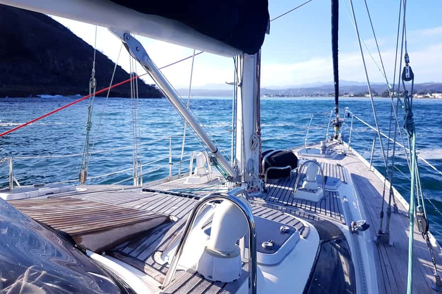 Knysna: 1.5-Hour Sailing Experience - Classic sailing with a working crew