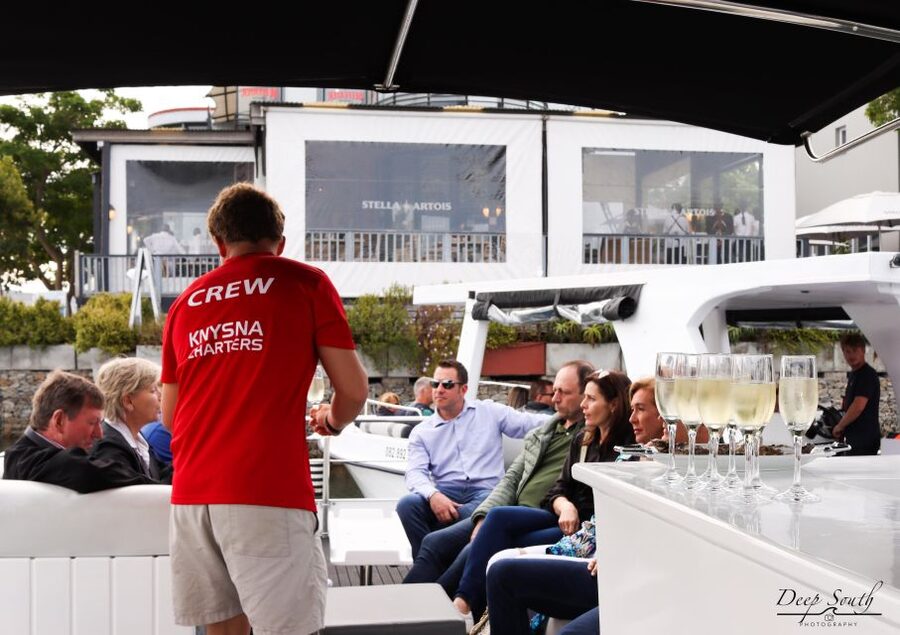Knysna Lagoon: Boat Cruise with Oyster & White Wine Tasting - Reaching the Knysna Heads