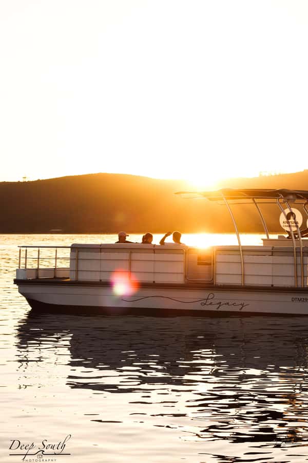 Knysna: Wine & Oyster Luxury Lounger Sunset Cruise - Boarding at Thesen Island