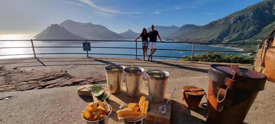 Luxury Cape of Good Hope & Penguin Tour - Simon’s Town is the practical lunch break