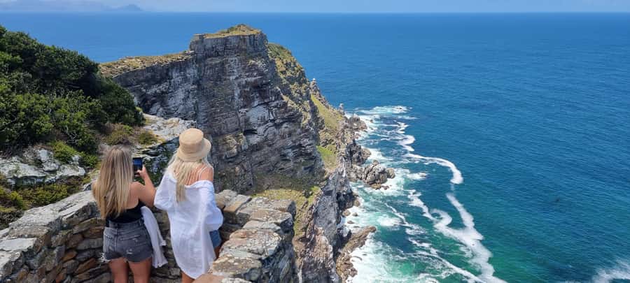 Luxury Cape of Good Hope & Penguin Tour - Chapman’s Peak gives the day its visual rhythm