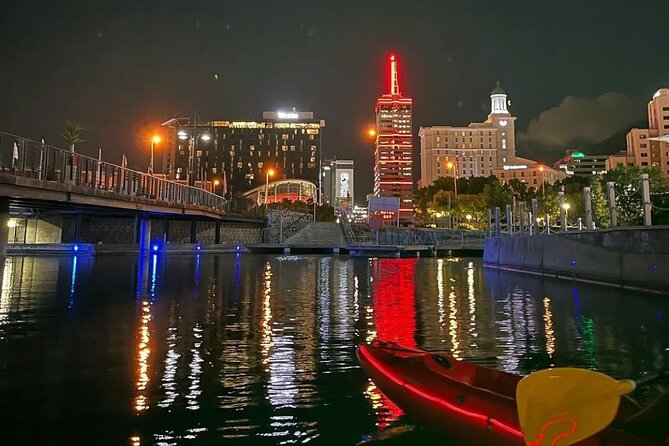 Night Kayaking in Battery Park V&A Waterfront - Who will enjoy this one-hour outing