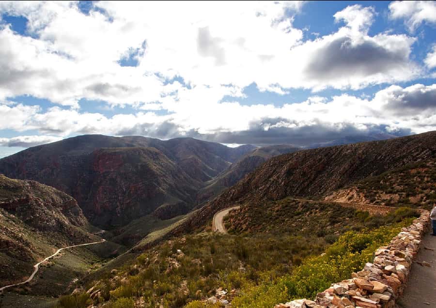 Oudtshoorn: Swartberg Mountain Pass Tour with Country Lunch - Climbing the Swartberg Pass from Oudtshoorn