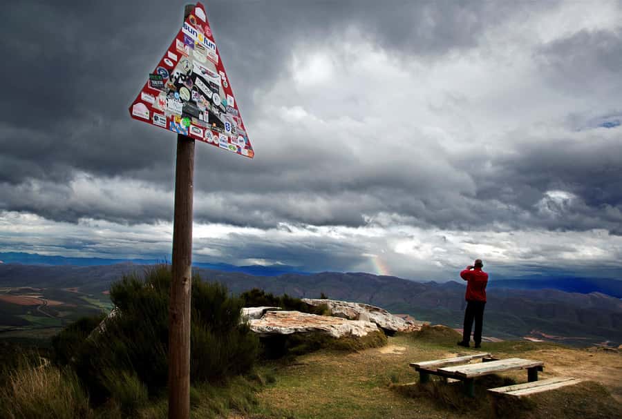 Oudtshoorn: Swartberg Mountain Pass Tour with Country Lunch - The Best of the Karoo lunch at Kobus se Gat