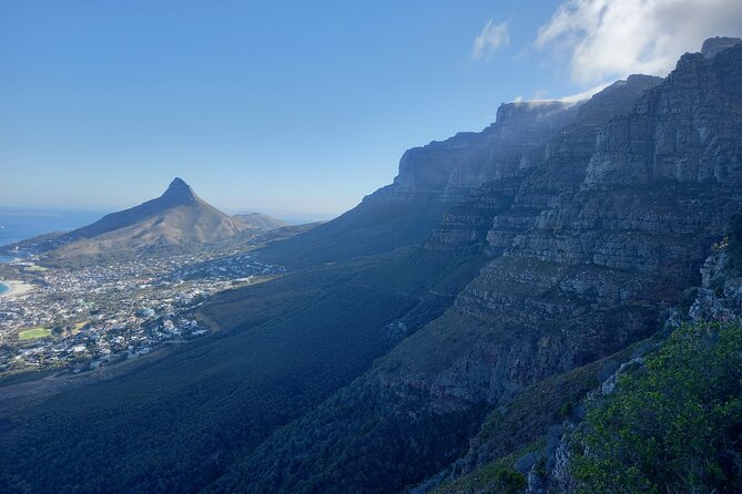 Pipetrack Hike for the whole family on Table Mountain - PRIVATE - Following the Twelve Apostles above Camps Bay