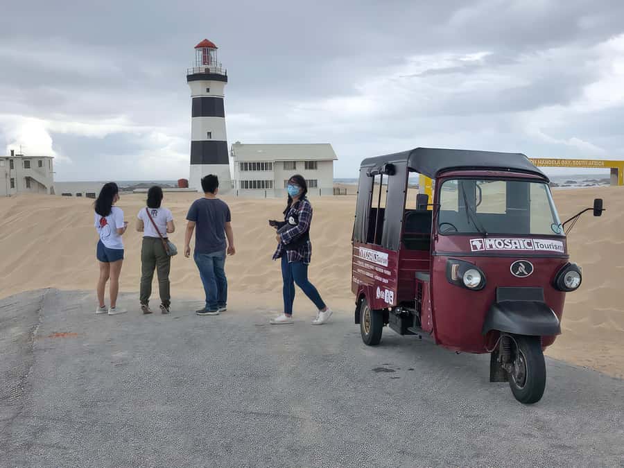 Port Elizabeth tuk-tuk tour, experience the natural beauty. - Fort Frederick and the city center