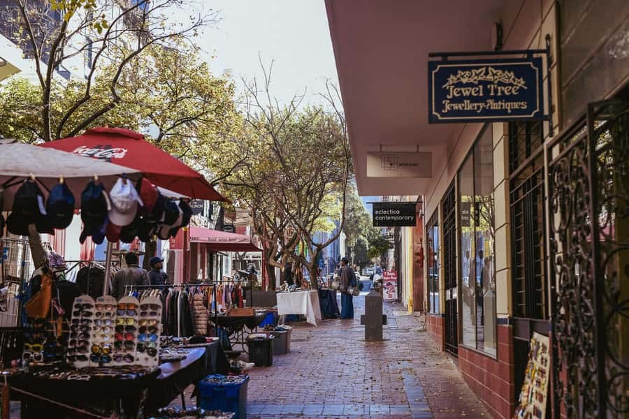 Pre-Booked: Robben Island, Bo-kaap & Table Mountain Tour - Who should book this Cape Town day?