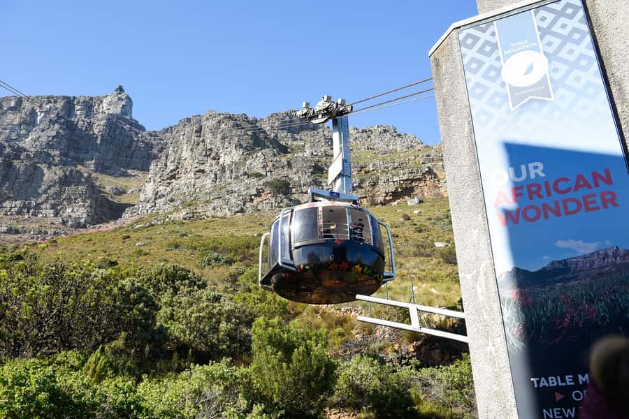 Pre-Booked: Robben Island, Bo-kaap & Table Mountain Tour - A guide can make or break a packed day