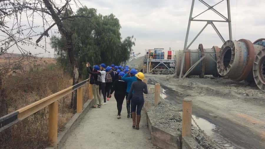 Pretoria: Cullinan Surface Diamond Mine Walking Tour - The difference between an operational mine and an active tour