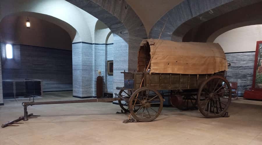 Pretoria half day tour - Paul Kruger’s House and the Details of Daily Life