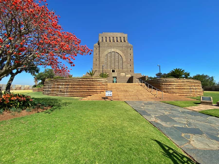 Pretoria: Pretoria City and Lion Park Tour - How the schedule feels over eight hours