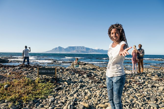 Private 2-Day Cape Town Highlights: Robben Island,Table Mountain Tickets & Wine - Simon’s Town, Just Nuisance, and a bit of local character