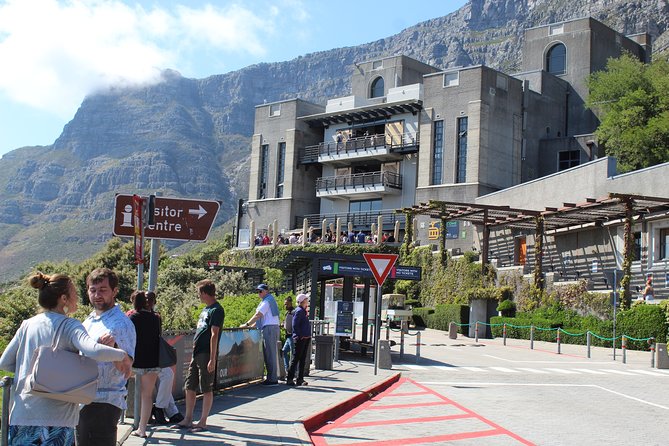 Private Cape Town City Tour Table Mountain + Cable car ticket H/D - The Slave Lodge gives the route its hardest lesson