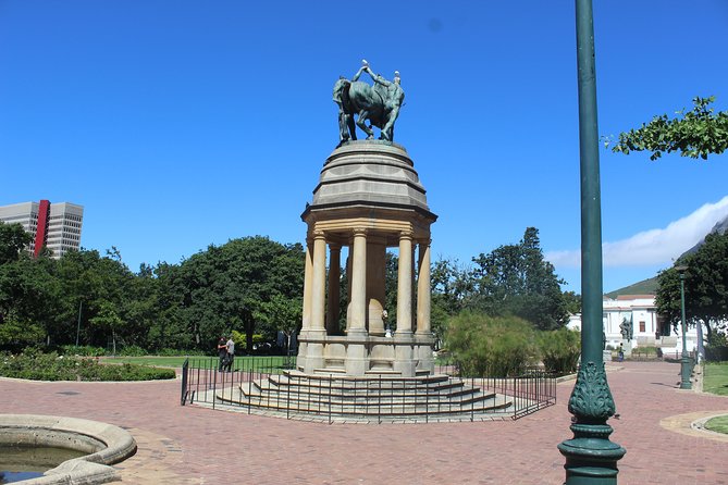 Private Cape Town City Tour Table Mountain + Cable car ticket H/D - The Castle of Good Hope connects power, prison, and removal