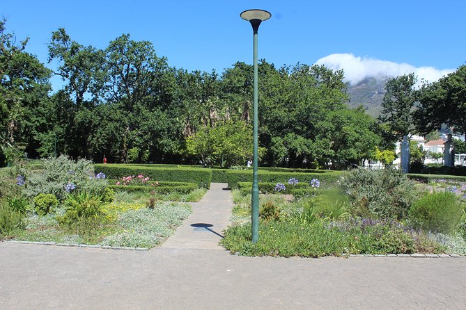 Private City Tour Table Mountain + Cable Car Ticket Camps Bay H/D - The Castle and other passing sights