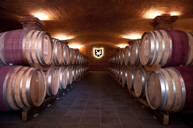 Private Full Day Stellenbosch Wine Tour with Pick Up and Drop Off - A private route through Stellenbosch wine country