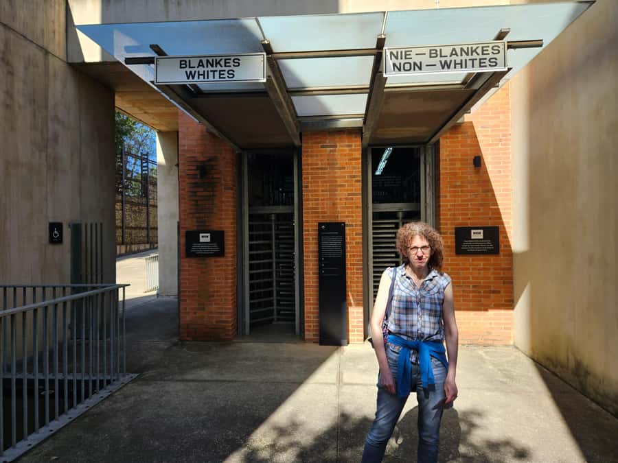 Private Soweto,Mandela House,Apartheid Museum,Constitution - The World Cup stadium as a modern counterpoint