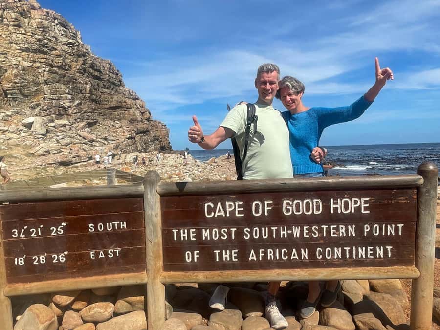Private Tour:Cape of Good Hop>Chapman’s >Penguin>Seal island - Bo-Kaap starts the day with color and context